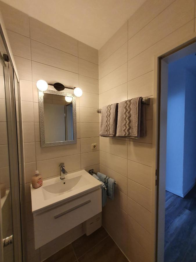 City Apartment, 27 Qm, 2 Personen, High Sp Wlan Paderborn Eksteriør billede